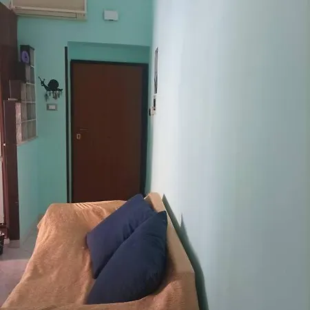 Licheni House Rom