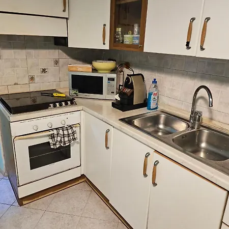 Licheni House * روما